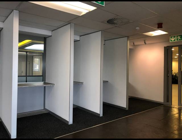1,399M² OFFICE TO LET IN SANDHURST